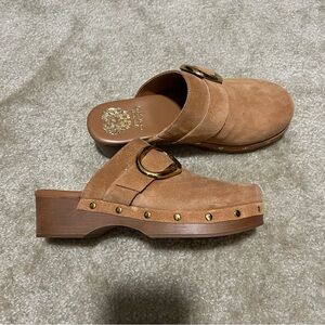 Vince Camuto canzenee clogs